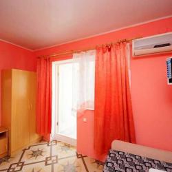 Комната стандарт с 1 односпальной и 1 двуспальной кроватью