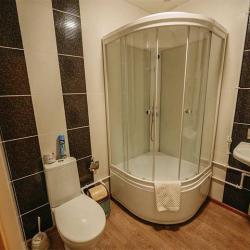 Номер стандарт с 1 односпальной и 1 двуспальной кроватью