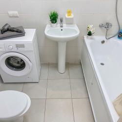 Фото Апартаменты на улице Лётчика Ларюшина 6 корпус 1