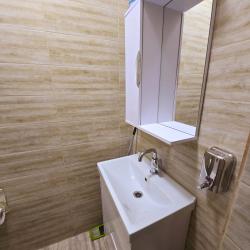 Кровать в 6-местном общем номере