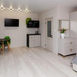 Номер полулюкс с 1 двуспальной кроватью №26-28