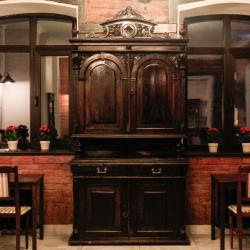 Фото Отель Brick Walls (Брик Уоллс)