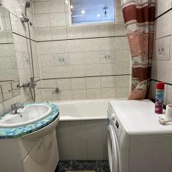 Фото Апартаменты Истомáн | Добротная Евродвушка в Центре