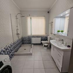 Апартаменты люкс Краснодарский край, Краснодар, дачное некоммерческое товарищество Новознаменский, Центральная ул., 20