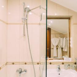 Номер стандарт с 2 односпальными кроватями (мансарда)