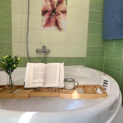 Фото Апартаменты SunVille (Санвиль) на улице Тихомирнова