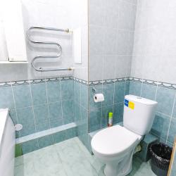 Кровать в 12-местном общем номере