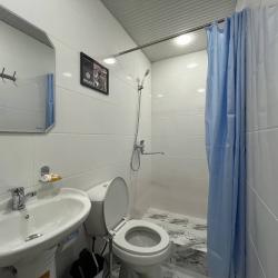 Номер улучшенный семейный с 1 односпальной и 1 двуспальной кроватью
