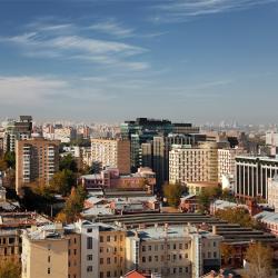 Номер стандарт с 1 двуспальной кроватью на высоком этаже