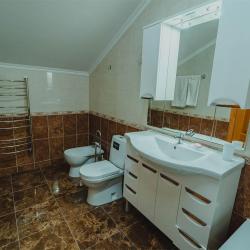 2-комнатный номер стандарт с 1 односпальной и 1 двуспальной кроватью