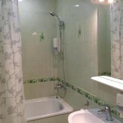 Комната стандарт с 1 двуспальной кроватью (с завтраком)