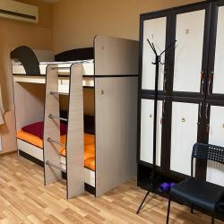 Кровать в 6-местном общем мужском номере