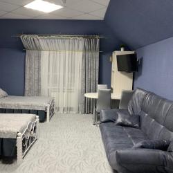 Номер стандарт с 2 односпальными кроватями и диваном