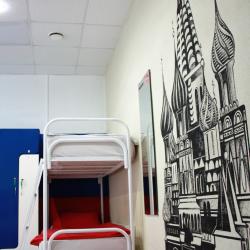 Кровать в 8-местном общем номере