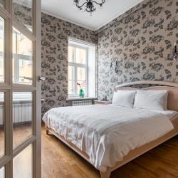 3-комнатные апартаменты улучшенные LetYourFlat “Toscana” гостиная 32м2