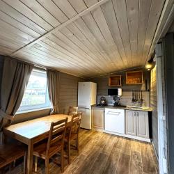 2-комнатный коттедж стандарт №1 с 2 двухъярусными кроватями и диваном-кроватью