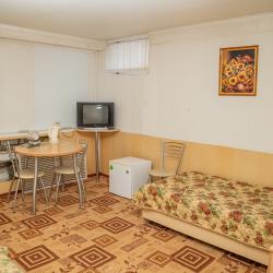 Кровать в 1-местном общем номере (без окна)