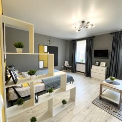 Фото Апартаменты Суточно на улице Героя Зорина 1