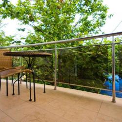 Комната полулюкс с 1 двуспальной кроватью с балконом