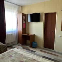 Номер стандарт с 1 односпальной и 1 двуспальной кроватью