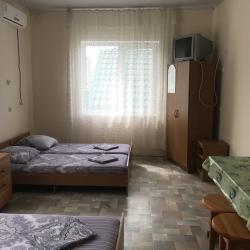 Комната улучшенная с 5 односпальными кроватями