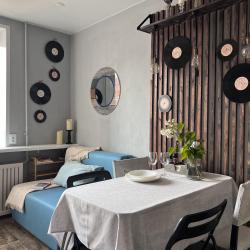 Фото Апартаменты Happy Home на улице Революционная 34