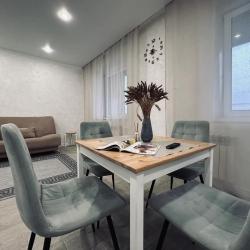 Фото Апартаменты на улице Мельникайте 38