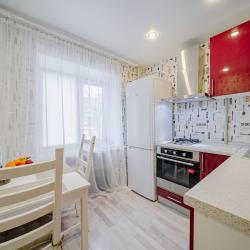 Фото Уютные апартаменты на улице Челюскинцев 27