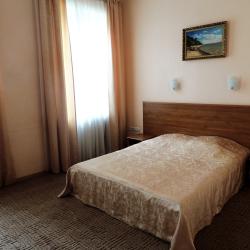 Номер стандарт с 1 двуспальной кроватью