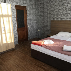Номер стандарт с 1 двуспальной кроватью