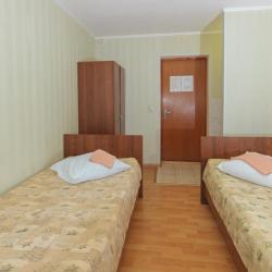 Номер эконом с 2 односпальными кроватями (с завтраком)