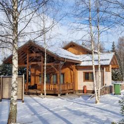 Фото Отель Дом В1 на базе отдыха Новинки Парк