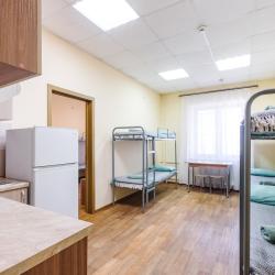 Кровать в 12-местном общем номере