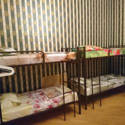 Кровать в 10-местном общем мужском номере