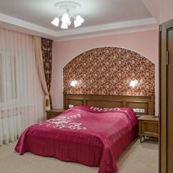 Номер стандарт улучшенный с 1 двуспальной кроватью (с завтраком)