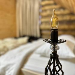 Дом изба с 2 двуспальными кроватями