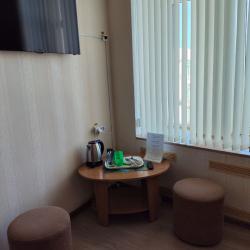 4-местный номер улучшенный семейный с 1 двуспальной кроватью