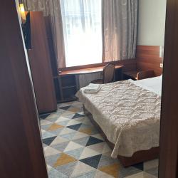 2-комнатный номер комфорт с 2 односпальными и 1 двуспальной кроватью