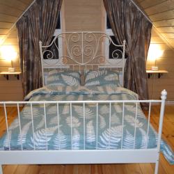 Фото Отель 7Nights (7Найтс) Коттедж в деревне Красная