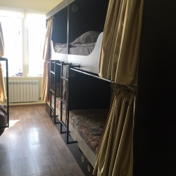 Кровать в 6-местном общем номере