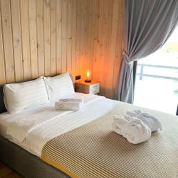 Фото Отель BarnHouse Village (БарнХаус Виллэдж)