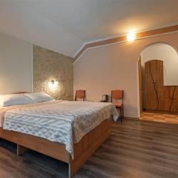 Фото Отель Гоначхир