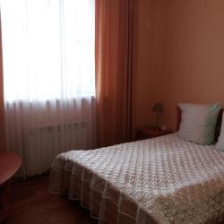 Номер стандарт семейный с 1 односпальной и 1 двуспальной кроватью (корпус Березка)