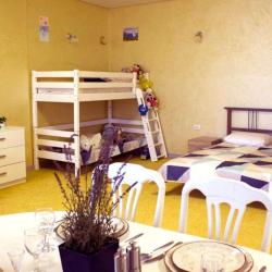 1-комнатные апартаменты студия с двухъярусной кроватью и балконом