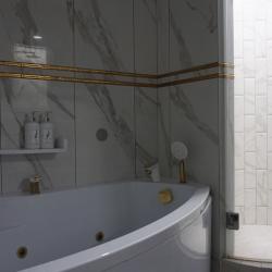 Фото Отель Просторная трехкомнатная квартира