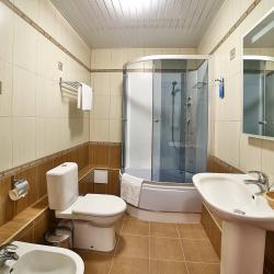 Номер улучшенный с 2 односпальными кроватями (с завтраком)