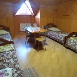 Комната эконом с 4 односпальными кроватями (мансарда)