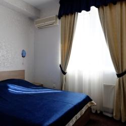 Номер стандарт с 1 двуспальной кроватью