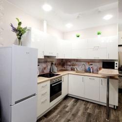 Фото Апартаменты на улице Ивана Захарова 19