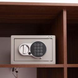 Фото V hotel & Rooftop lounge (В отель)